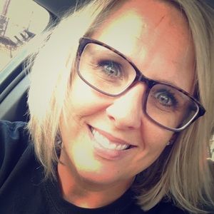 Meet your Posher, Rena